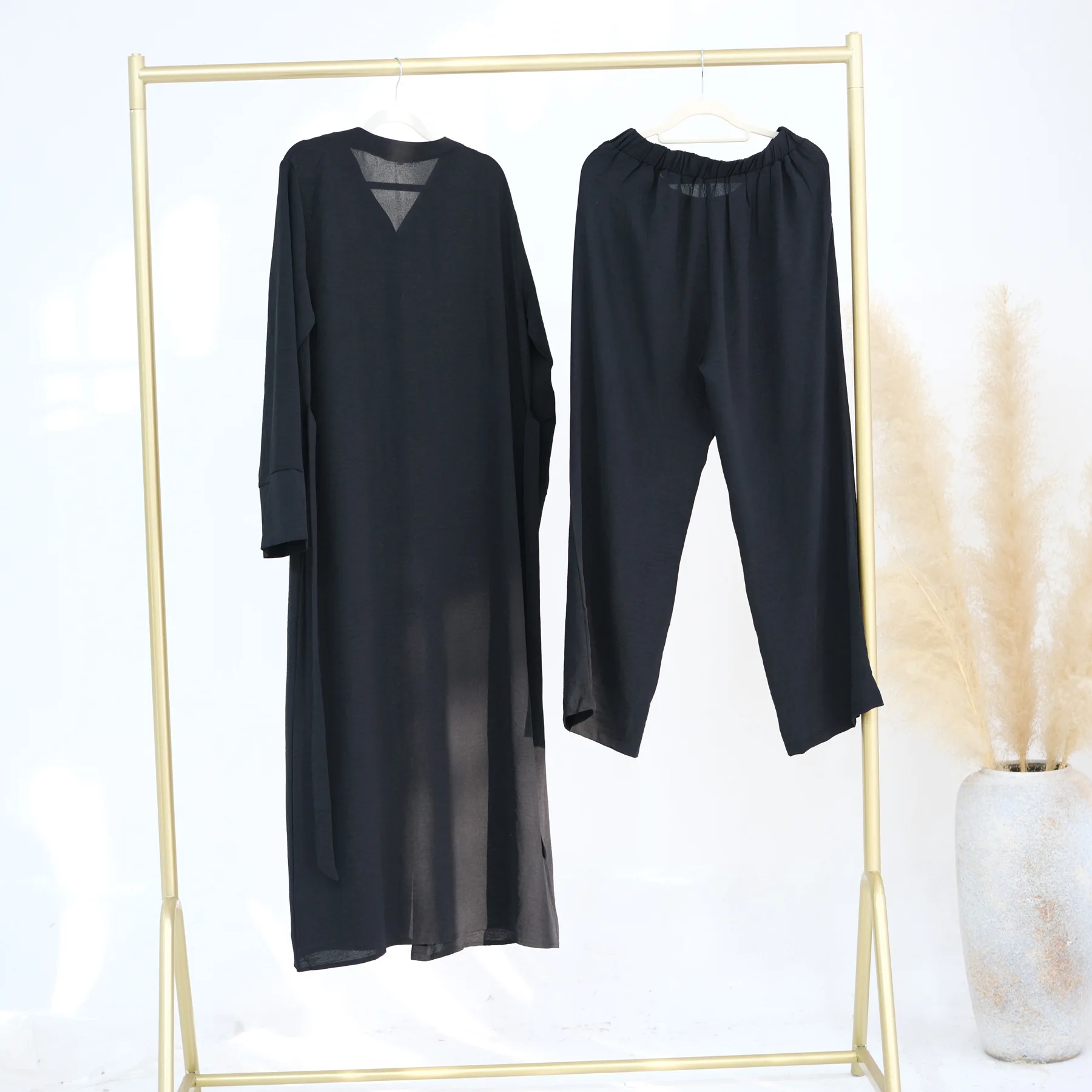 Новый женский вечерний костюм- – обзор и цена Winter Clothing Dubai